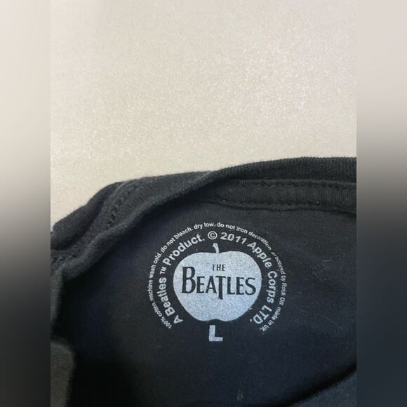 The Beatles On Apple Graphic T-shirt Women XS Black Short Sleeve Music - Picture 4 of 5